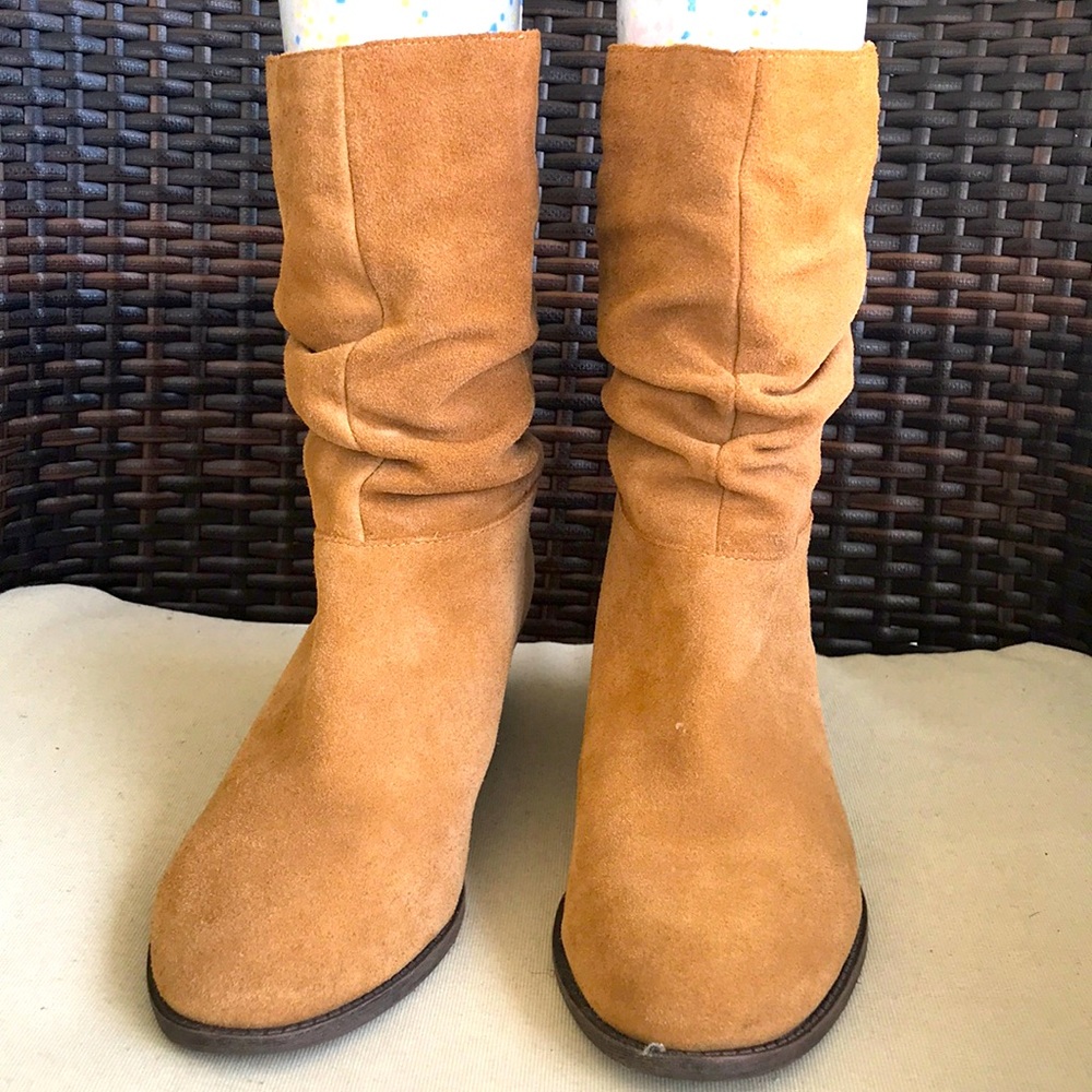 Jessica Simpson Women’s Flat Suede Boots